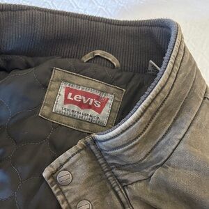 NWOT Levi's Olive Quilted Jacket